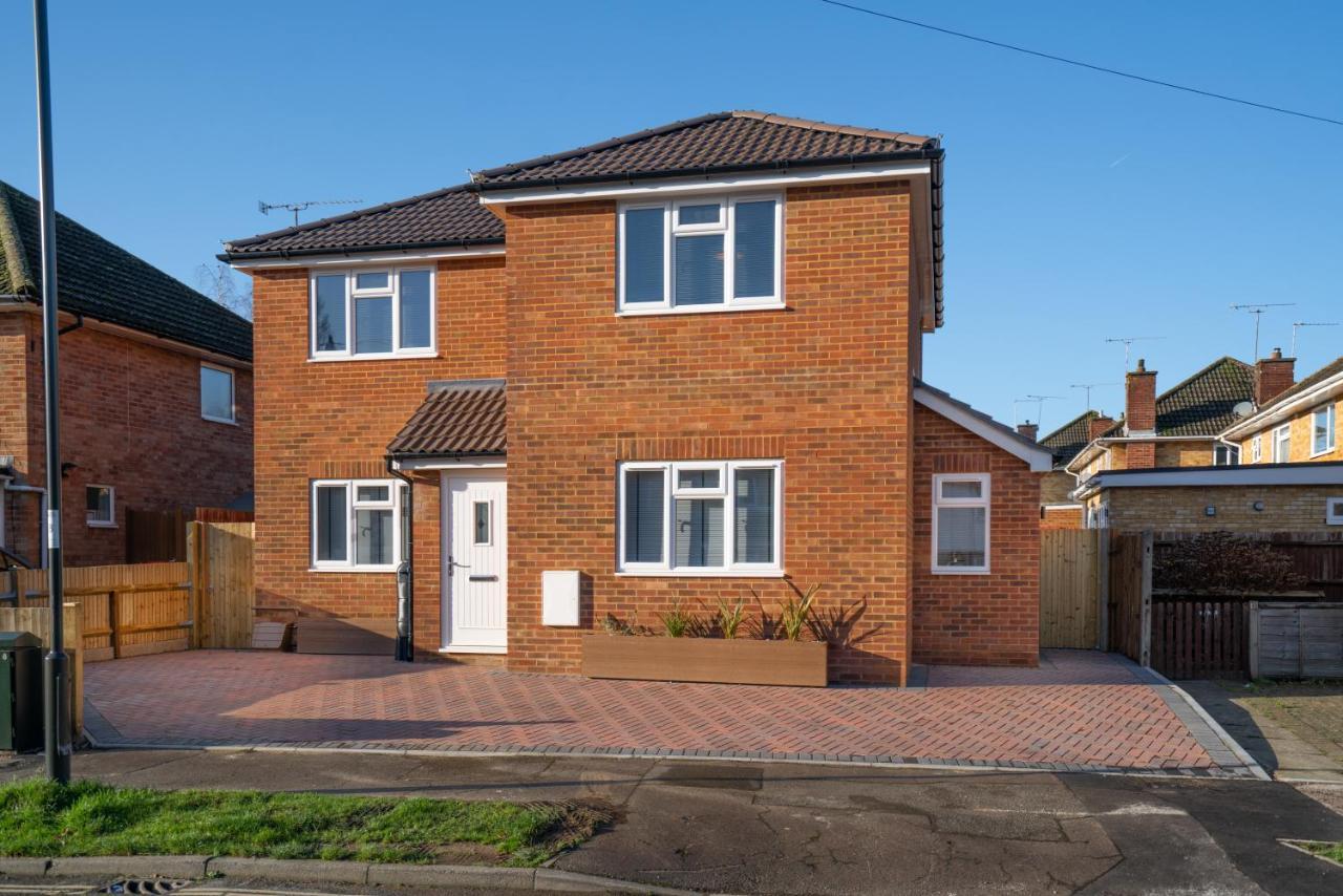 Mill Road First Floor Crawley (West Sussex)