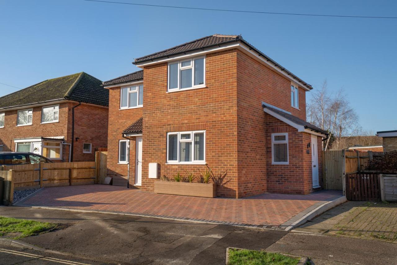 Mill Road First Floor Crawley (West Sussex)